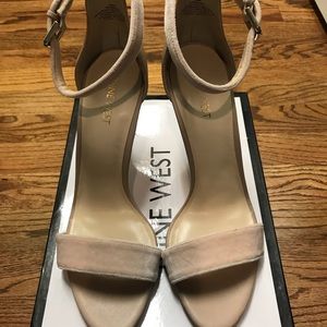 BNIB Nine West Mana sandals pink size 9.5